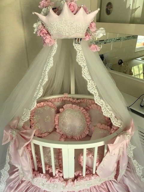 carriage crib